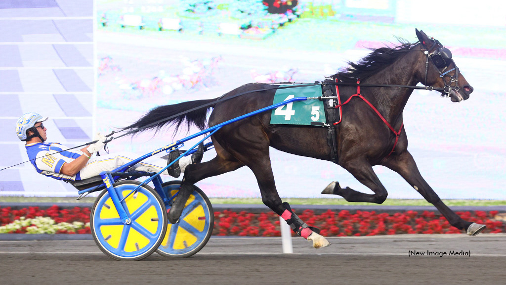 Monalishi winning at Woodbine Mohawk Park
