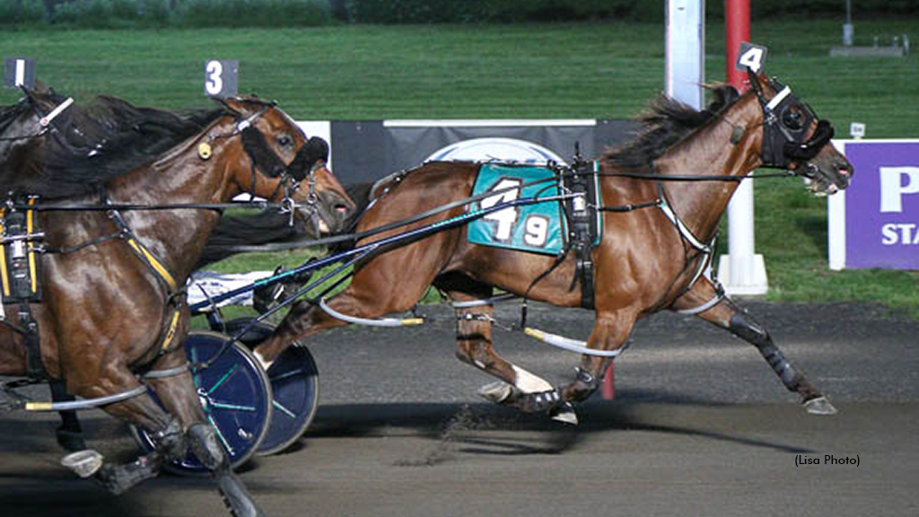 Oakwood Ardan IR winning at Meadowlands Racetrack