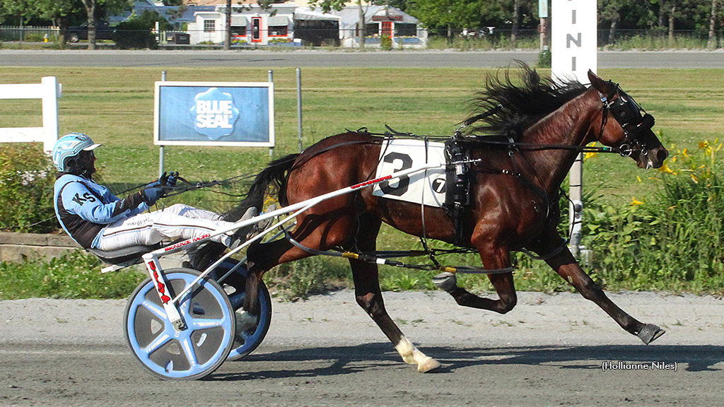 Real Horrorshow winning at Bangor Raceway