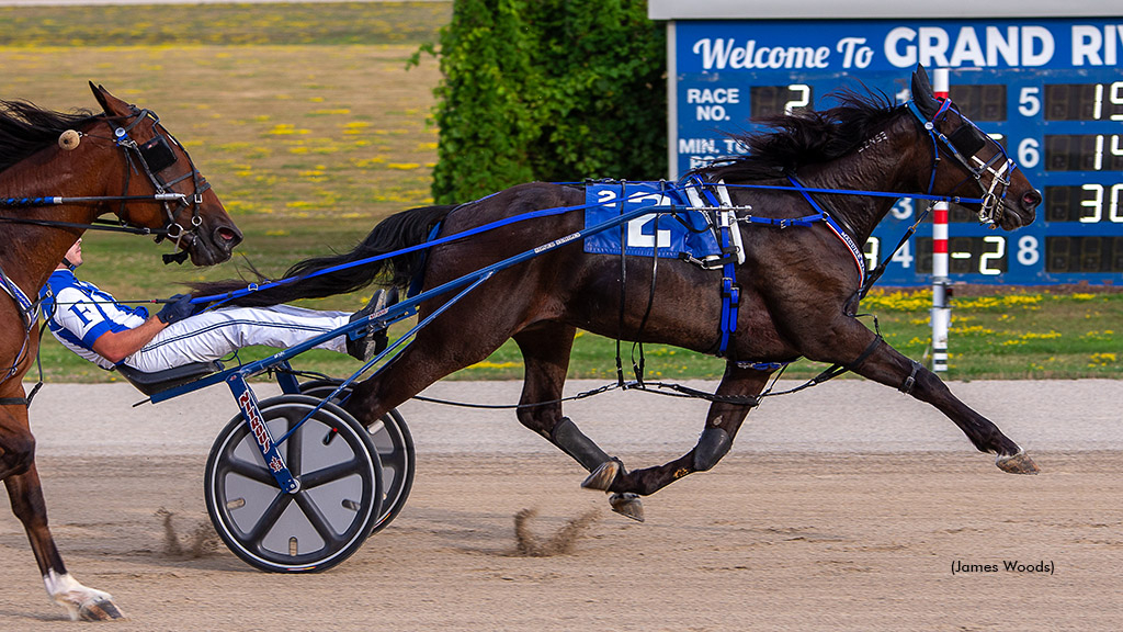 Silver Detector winning at Grand River Raceway