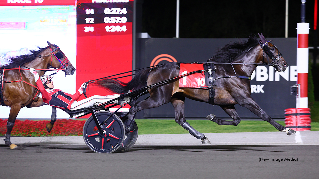 Apex winning at Woodbine Mohawk Park