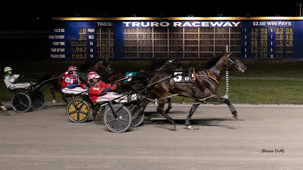 Bettor On Than Off winning at Truro Raceway