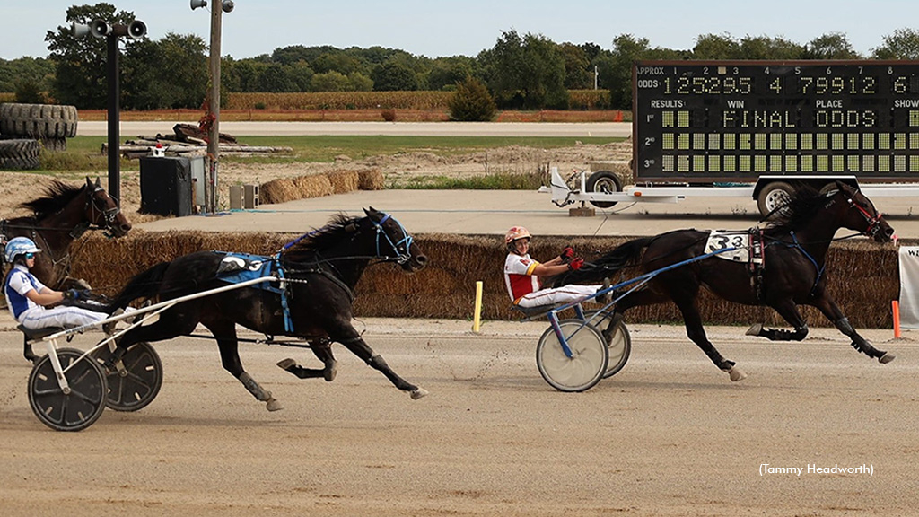Jennifer Main and Lauren Harmon finishing one-two
