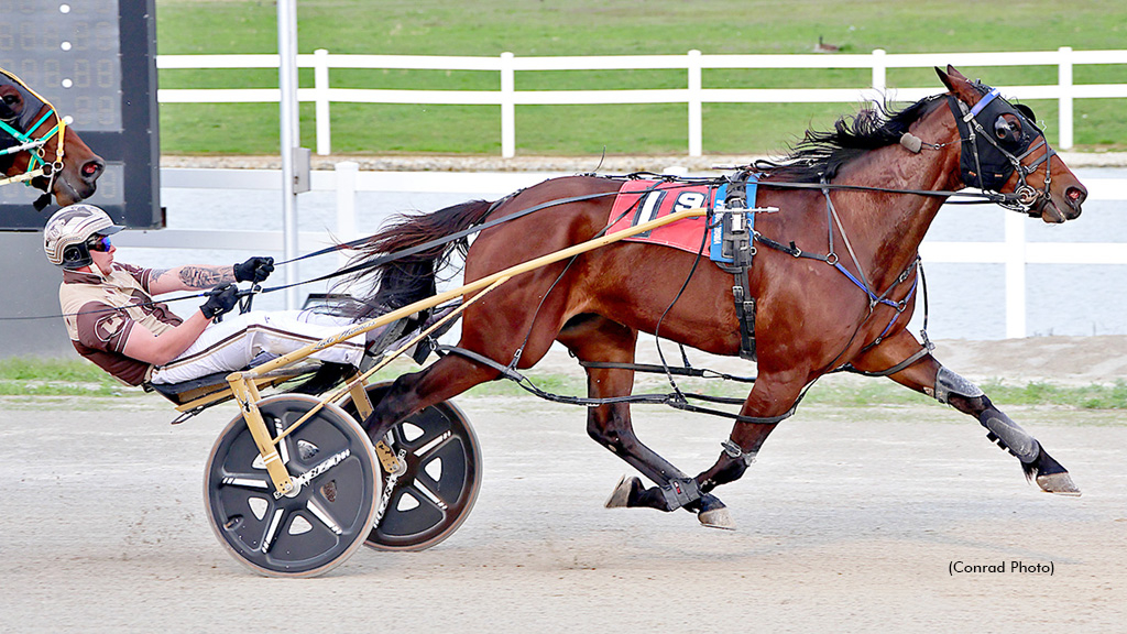 Hey Hey Mama winning at Miami Valley Raceway