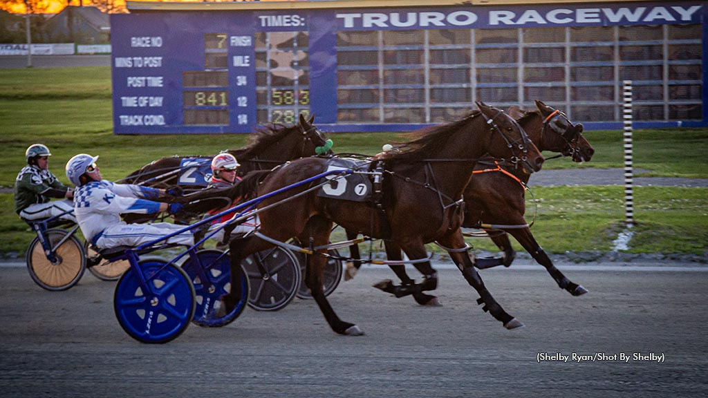 Bettor On Than Off winning at Truro Raceway