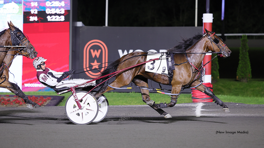 A Clean Deal winning at Woodbine Mohawk Park