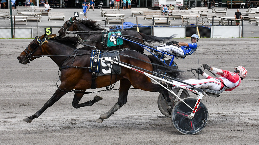 Spencer Hanover winning at Vernon Downs
