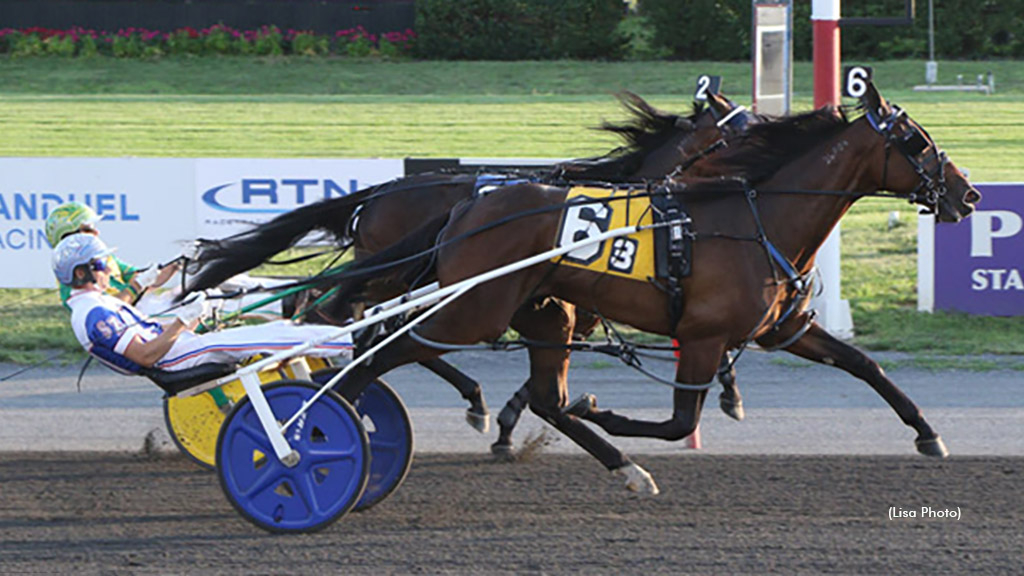 Aintmyfirstro Deo winning at The Meadowlands