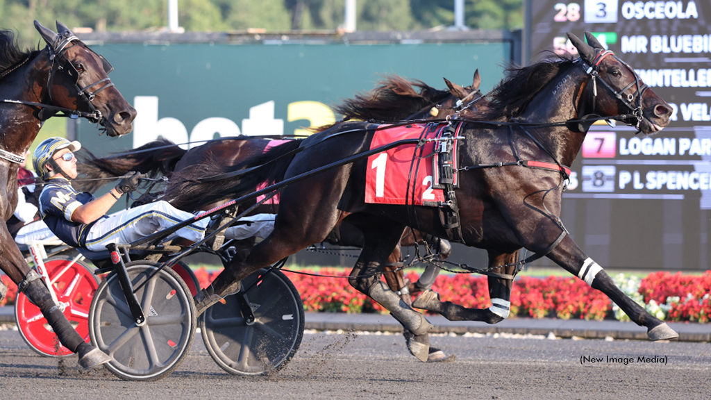 Emoticon Legacy winning at Woodbine Mohawk Park
