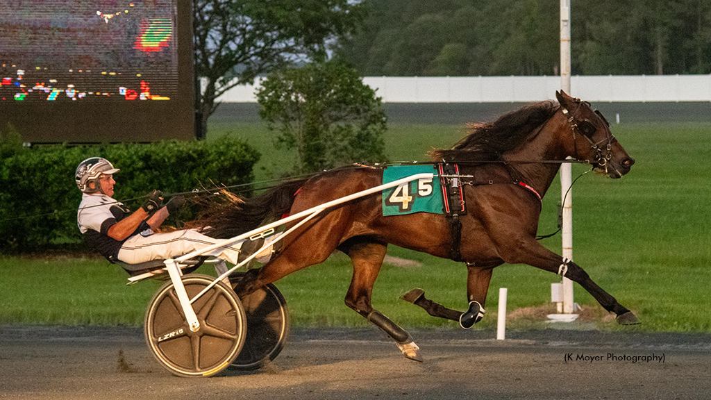 Mike Franks winning at Ocean Downs