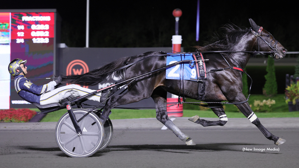 Emoticon Legacy winning at Woodbine Mohawk Park