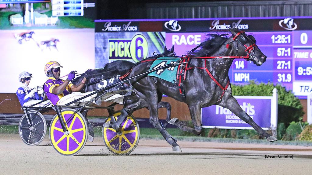 Swan Good Bi winning at Hoosier Park