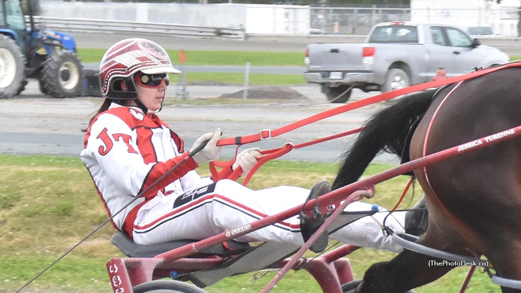 Jessica Turenne winning at Hippodrome 3R