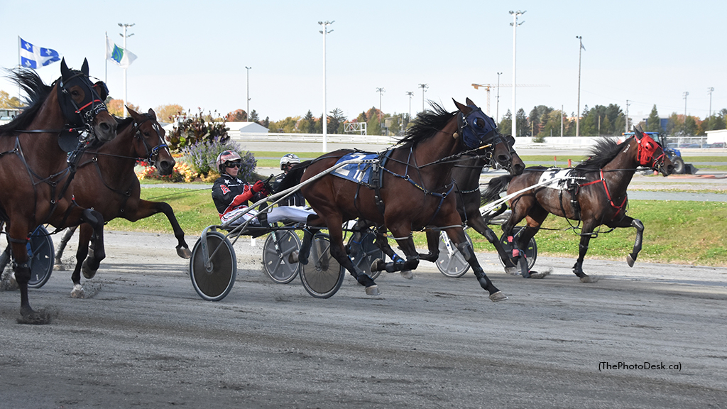 Mystic winning at Hippodrome 3R