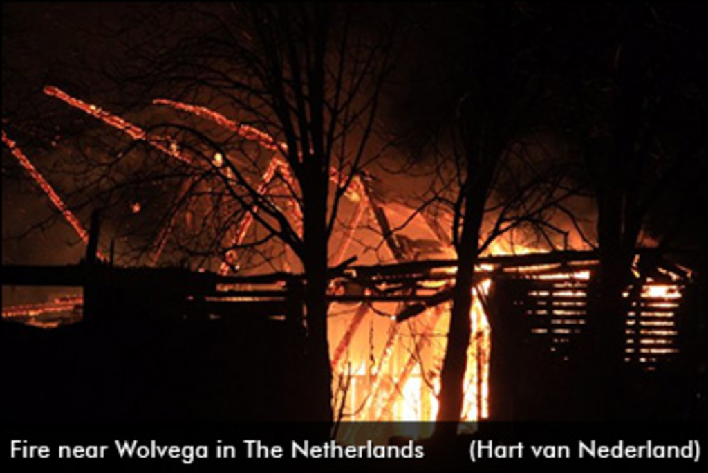 barn-fire-wolvega-370.jpg