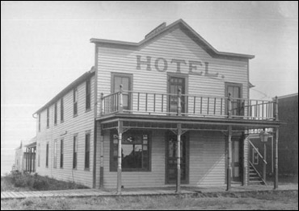 sc-rewind-old-hotel.jpg