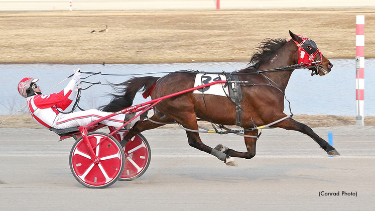 Nuclear Dragon winning at Miami Valley Racetrack