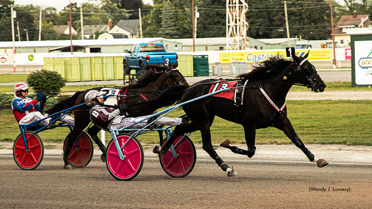 Valentina Blu winning at Batavia Downs