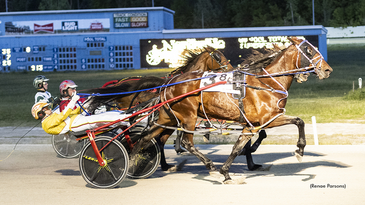 Coqui Coqui winning at Northville Downs