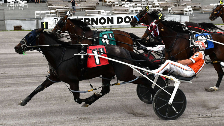 Dream On A Roll winning at Vernon Downs