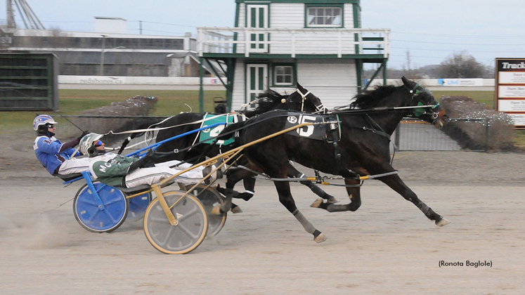 Roll Em winning at Charlottetown Driving Park