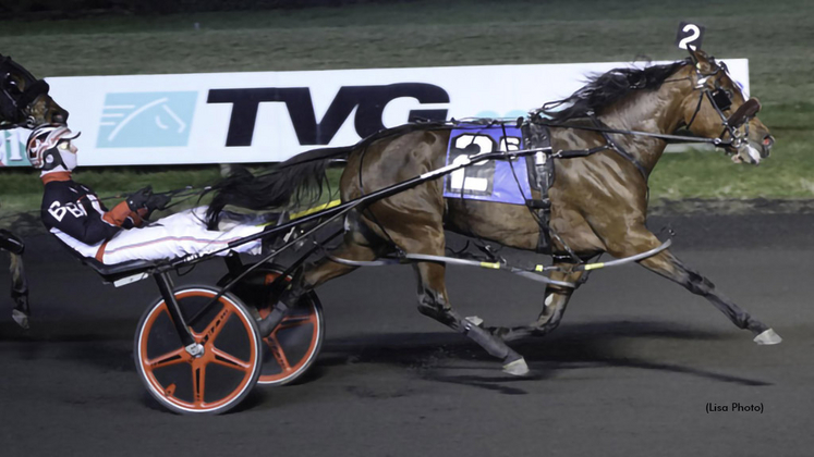 Splash Of Pink winning at The Meadowlands