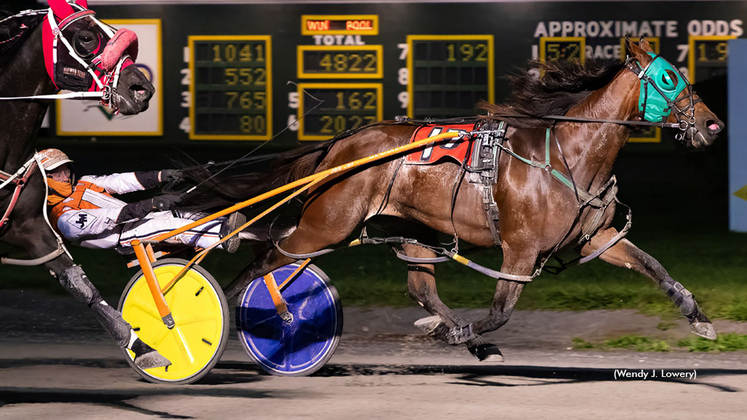 Center Attraction winning at Batavia Downs