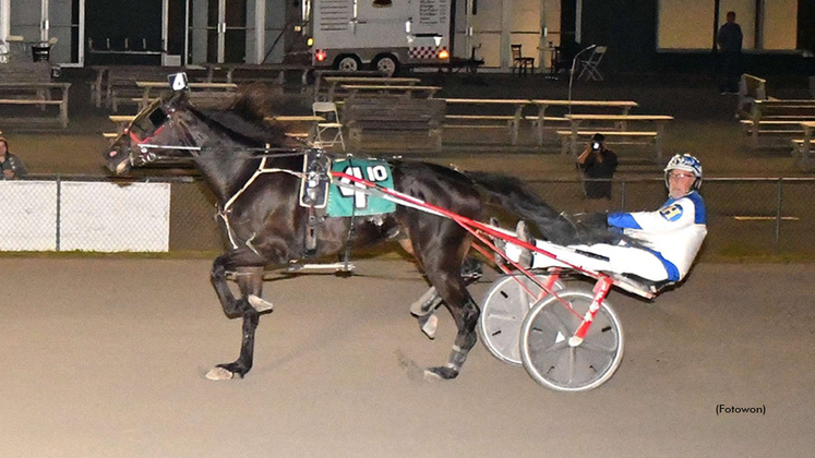 Discus Hanover winning at Vernon Downs