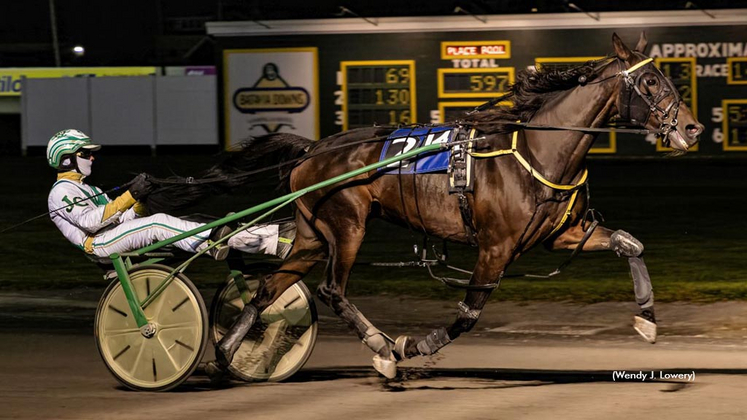 Valentine Express winning at Batavia Downs