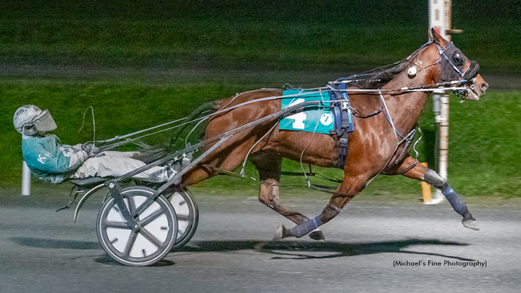 West Coast Beach winning at Fraser Downs