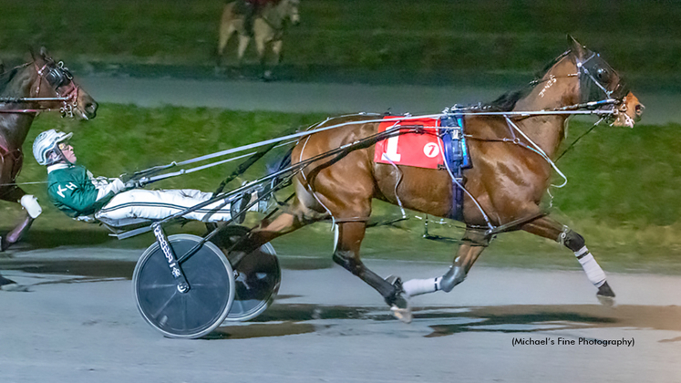 West Coast Beach winning at Fraser Downs