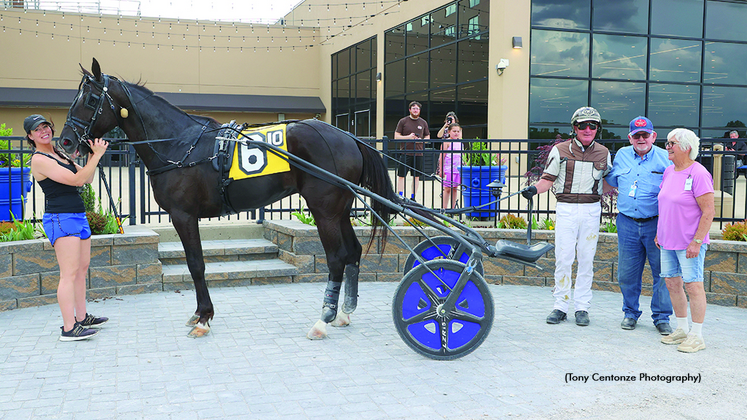 DP Freedoms Chrome in the Oak Grove winner's circle