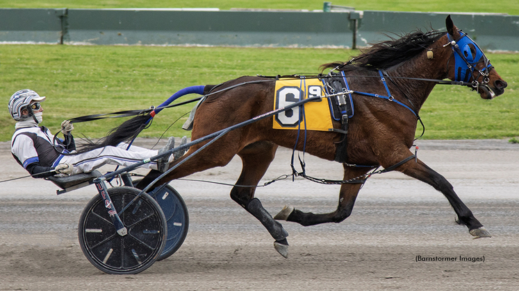 Big Baller Beane winning at Buffalo Raceway