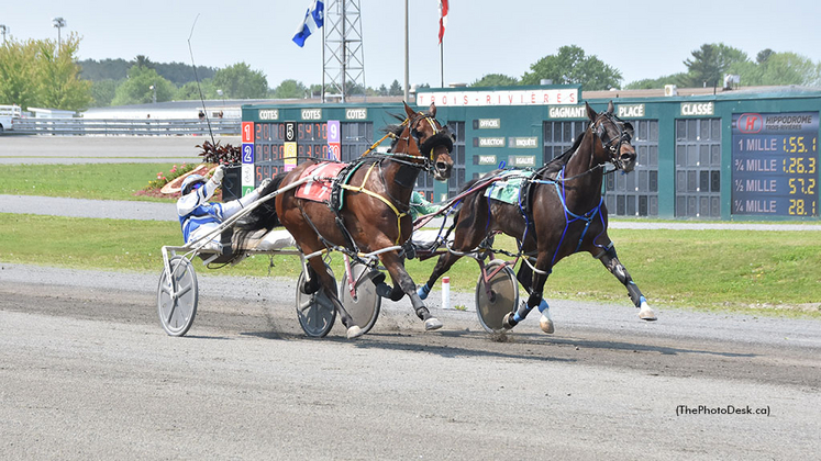 Bets Beach winning at Hippodrome 3R