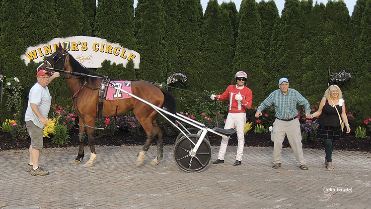 Dewey Arnold in the winner's circle