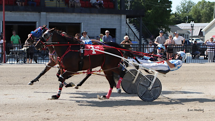Little T and Handbagofcheezies dead heat