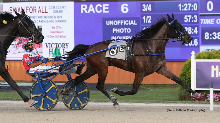 Swan Affect winning at Hoosier Park