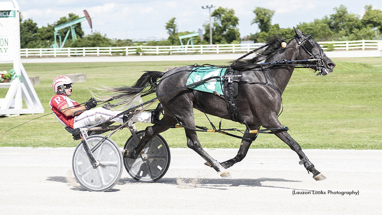 Justine Ray winning at Leamington Raceway
