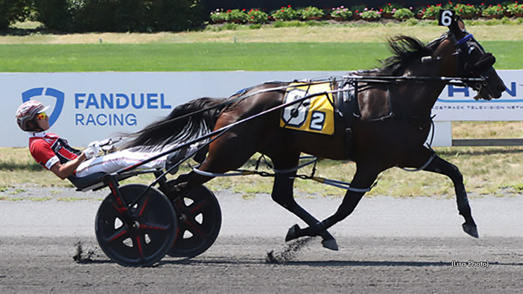 Miki And Minnie winning at The Meadowlands