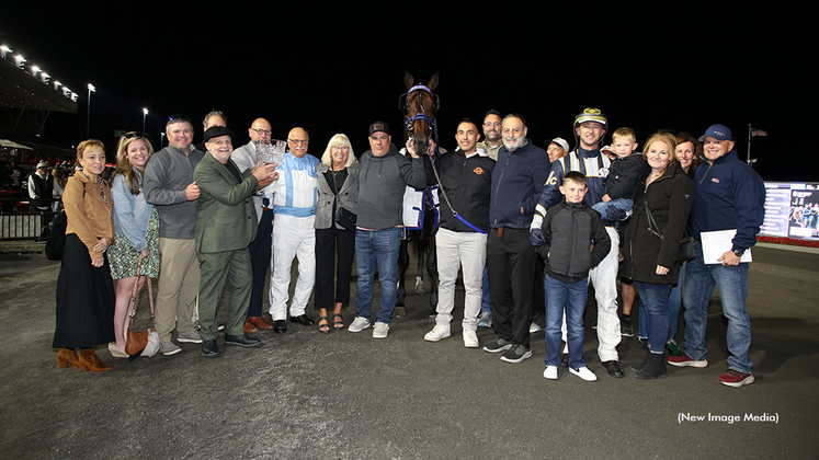 Beau Jangles and connections in the winner's circle 
