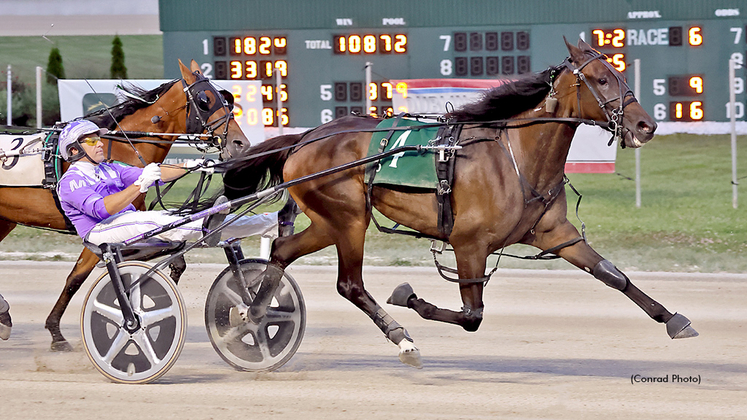 Divine Thing winning at Scioto Downs