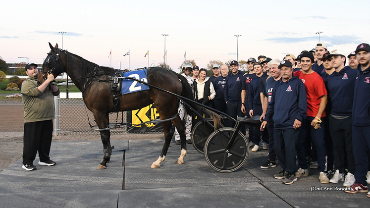 Marc Campbell and connections in the winner's circle