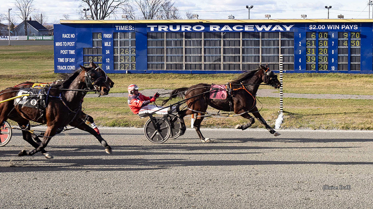 Bettor On Than Off winning at Truro Raceway