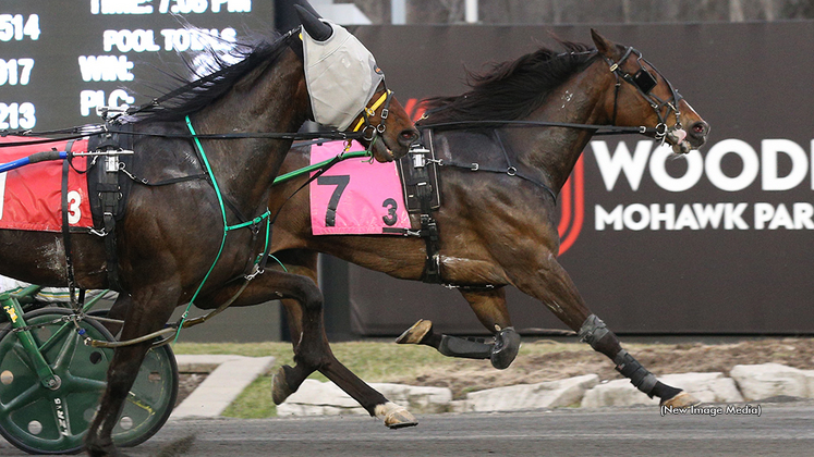 Hey Ralphie winning at Woodbine Mohawk Park