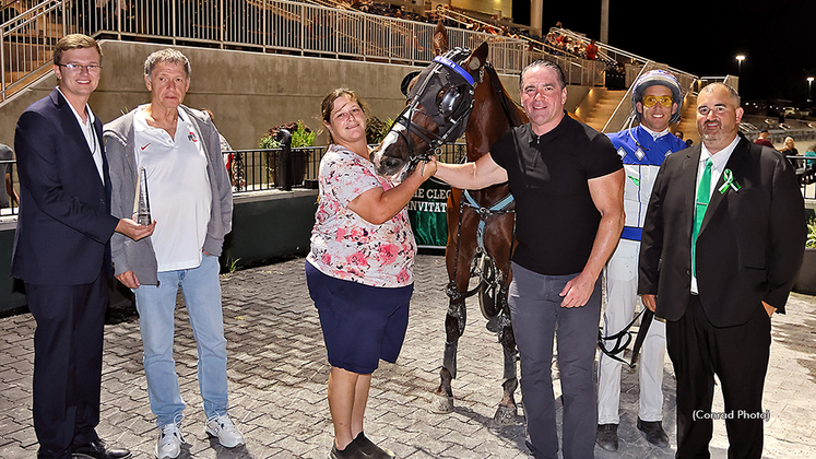 Dana Parham with Nadia Lobell champion Odds On Chesapeake