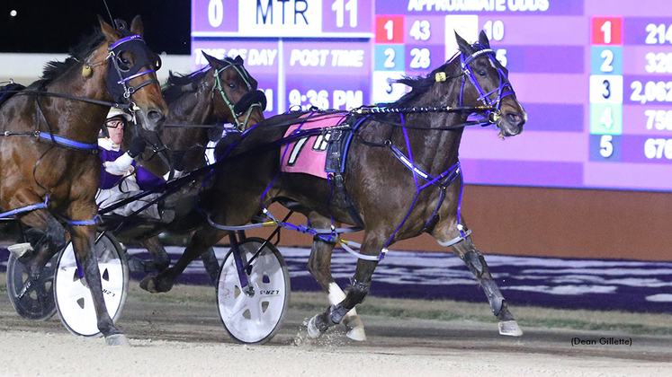 Little Rocket Man winning at Hoosier Park
