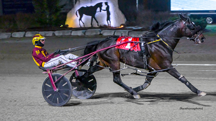 Ys Delight winning at Western Fair Raceway