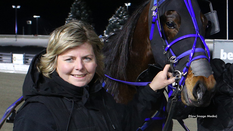 Jodie Cullen with Rbstenacious at Woodbine Mohawk Park