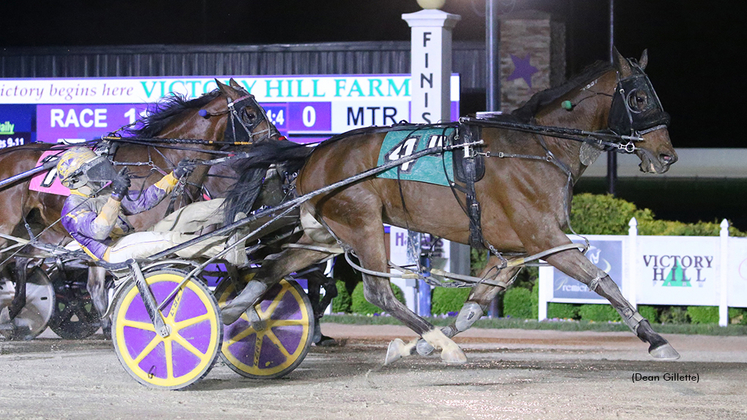 Crooked Smile winning at Hoosier Park