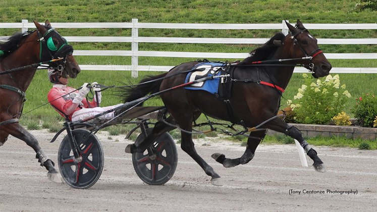 ThreeTimesBettor-062226-TonyCentonzePhotography-1024px